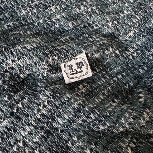 LF | NWOT Gray Marled Knit Infinity Circle Scarf One Size - Picture 4 of 4